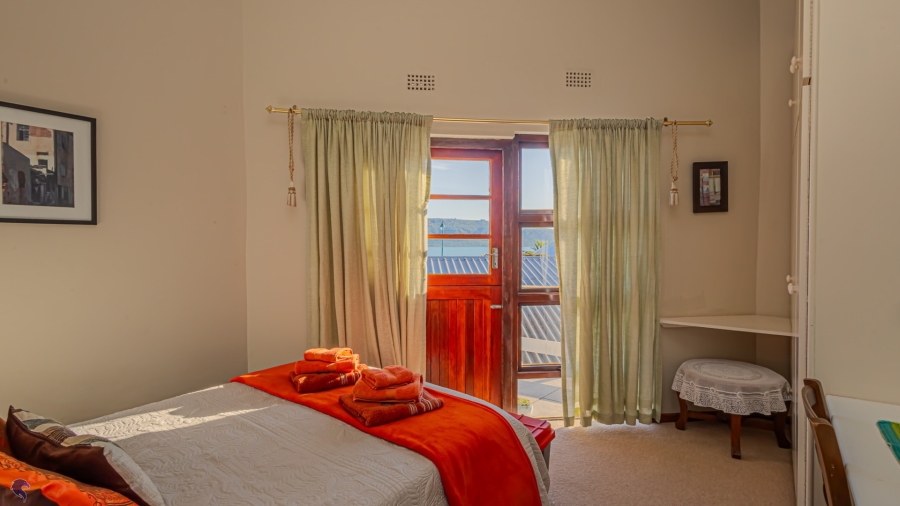 7 Bedroom Property for Sale in Middedorp Western Cape